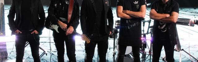 "SEDIM SA DEVOJKOM ČEKAM DA ZASPI, PA IDEM DALJE" Pevač iz "Dijamanti" progovorio o situacijama kada nije bio veran: To je normalno...