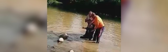 Радници на Западној Морави спасили жену која је скочила са моста