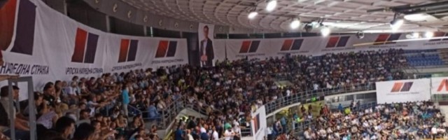 SNS skupovi - poruka strujama i mobilizacija