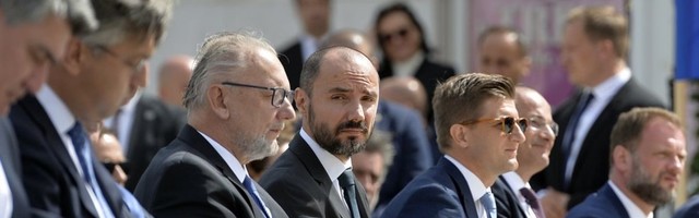 S. Štrbac: Konzumacija Borisa Miloševića