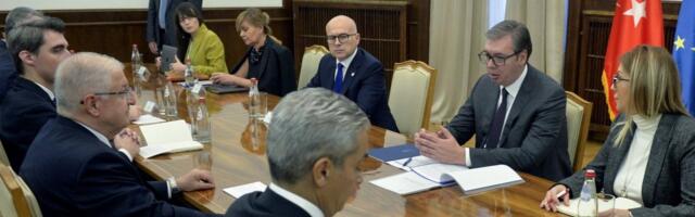 Predsednik Vučić se sastao sa ministrom odbrane Turske Jašarom Gulerom (FOTO)