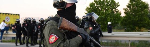 "Policija da služi građanima, ne političarima": Novopazarci pružili podršku Novosađanima