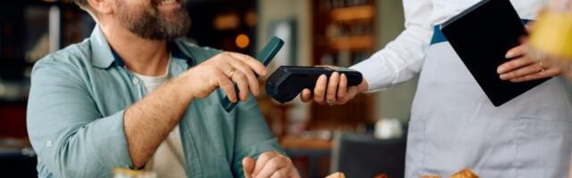 Ovo su TRIKOVI kojima konobari VARAJU svoje goste:  Evo kako će vas naterati da potrošite više para