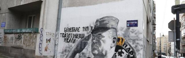 Dok policija čuva mural Ratka Mladića u Beogradu, Vojvođani preškrabali lik haškog osuđenika