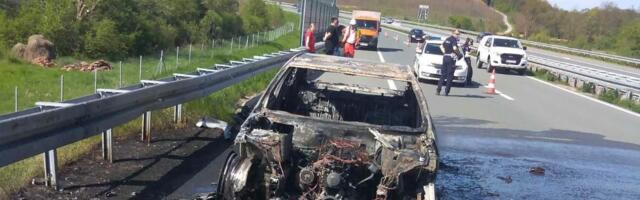 Gori mercedes nasred auto-puta Miloš Veliki