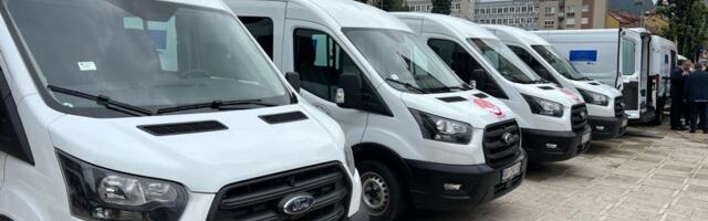 EU donirala 11 specijalizovanih vozila zdravstvenim ustanovama u Srbiji (VIDEO)