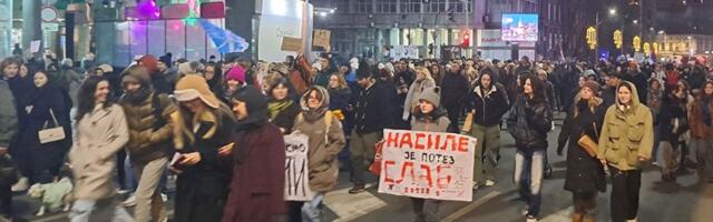 Nasrnuo na studente tokom protesta: Pretio im "ekipom sa Dorćola" (VIDEO)