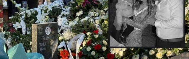 SAHRANJENA PORODICA POGINULA KOD WEST 65! Na večni počinak ispraćeni uz zvuke policijskog orkestra (FOTO, VIDEO)