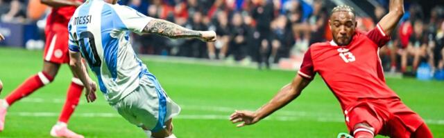 LEGENDARNI NEMAC NIJE SIGURAN ZA  MESIJA: Ne znam da li može da igra vrhunski fudbal na Mundijalu?