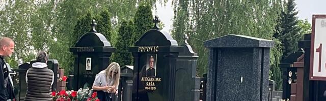 SUZANA U SUZAMA GODINU DANA NAKON SAŠINE SMRTI: Rasprodaje njegove automobile od 200.000 evra, BOLI JE PRAZNA SOBA: "Što ne mogu fizički da ga osetim"