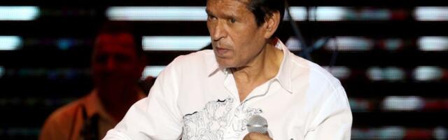 Osam godina od smrti Sinana Sakića - Rodni grad čuva uspomenu na legendarnog pevača (FOTO)