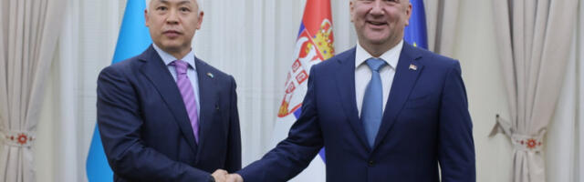 ​Поповић и амбасадор Казахтана о наставку економске сарадње