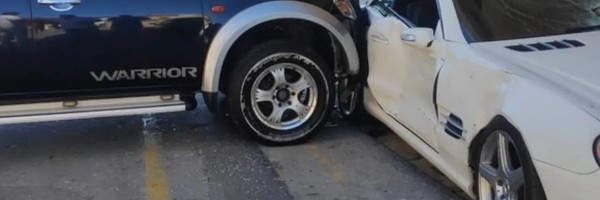 Grčki policajac uništio šefov Mercedes dokazavši da uopšte nije lud