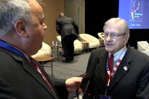 Давиду Вујићу у Вашингтону уручена  национала награда „Мајка Србија“