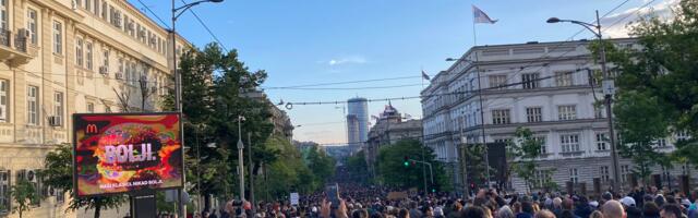 “Srbija protiv nasilja”: Veliki broj građana u šetnji ka Gazeli
