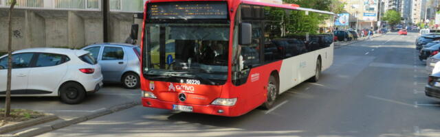 Zbog ekstremnih temperatura i problema sa klima uređajima u autobusima, do kraja nedelje se uključuje pet dodatnih vozila