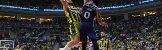 Derbi u Istanbulu bez Larkina