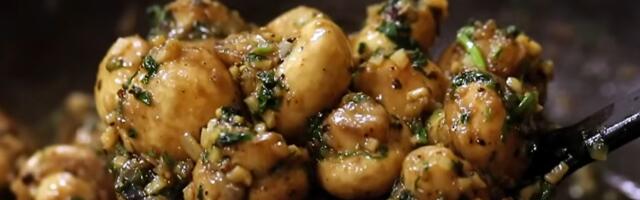 VIDEO: Šampinjoni na maslacu sa belim lukom