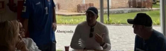 Син селектора Албаније обукао дрес Србије, супруга морала да се правда