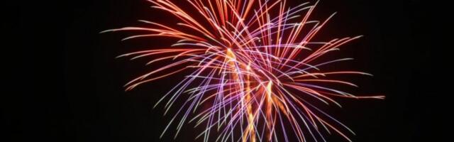 NA NAOVOM BEOGRADU SE SLAVI OD 18 ČASOVA! Nebo nad prestonicom već zasijalo! (VIDEO)