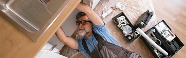 ‘Ko ti je ovo radio’: Dan majstora koji rešavaju mokre probleme