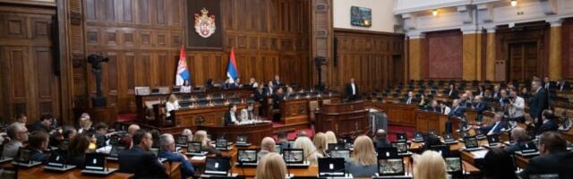 NAPETO U SKUPŠTINI! Poslanici nakon postavljanja pitanja Vladi prešli na utvrđivanje dnevnog reda!