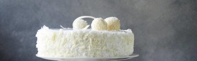 Lenja žena je torta koja se sprema za manje od pola sata i ima čak tri sloja šlaga - oduševićete se