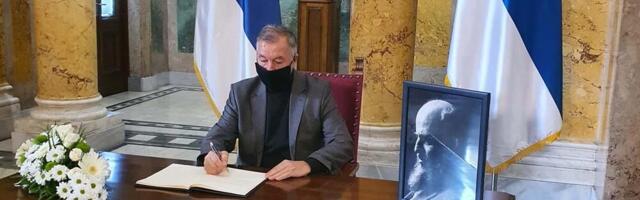Diplomata BiH se upisao u Knjigu žalosti: Ovim riječima se oprostio od muftije Zukorlića