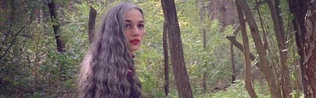 Ismevali je jer je seda sa 13 godina, sad od toga zarađuje