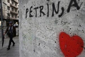 Протест у Петрињи: Желимо обнову свих кућа и станова без обзира на боју налепнице