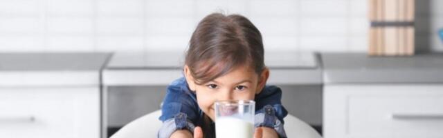 OVE TRI NAMIRNICE UNIŠTAVAJU  ZUBE: Roditelji ih daju deci umesto slatkiša, a one STVARAJU KARIJES!