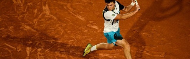 Kecmanović ubedljivo poražen na startu Rolan Garosa, Vavrinka preslišao Marija