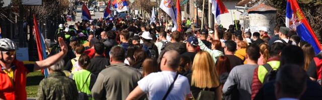 Podržali studente, odmah im oduzet deo plate?