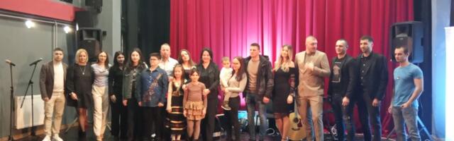 Kulturni centar, Gimnazija i vlasotinački muzičari održali koncert za dečaka Lazara