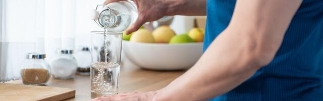 Svi ponavljaju isto pravilo od 8 čaša dnevno, a niko ne zna istinu: Koliko vode treba piti dnevno