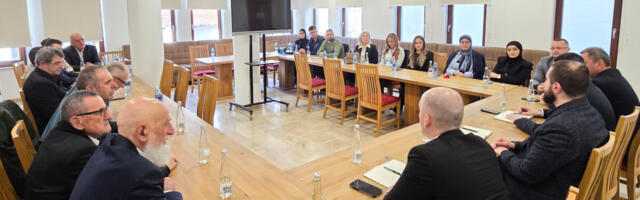 Održan sastanak predsjednika Zukorlića sa funkcionerima stranke u Novom Pazaru