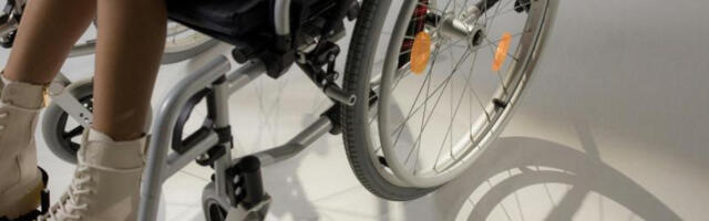 Девојку са инвалидитетом избацили из клуба због колица