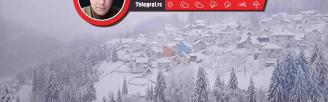 Sve je zavejano kao usred zime! Slike su neverovatne: Sneg zaustavio i vozove