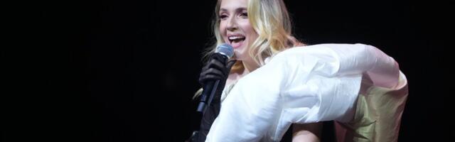 Na ivici suza ispred Hrama: Pevačica satima čeka u redu tri meseca posle porođaja (FOTO)