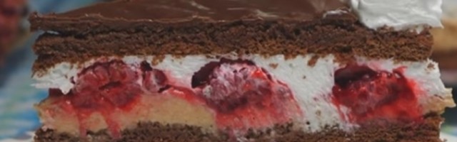 Izvanredna čoko moko torta sa malinama, prava eksplozija ukusa! (VIDEO)