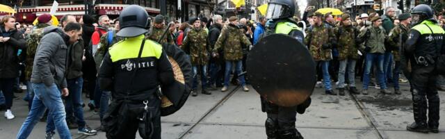 Holandska policija brutalno rasturila protest protiv epidemioloških mera