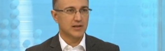 PRIŠTINSKI MEDIJI VEĆ 24 SATA VODE KAMPANJU PROTIV SVOJE DELEGACIJE! Stefanović: Mnogi ne shvataju koliki je to NIVO POBEDE koju je Vučić ostvario U NEMOGUĆIM USLOVIMA!