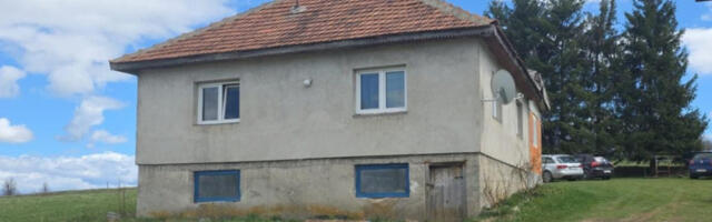 OVO JE KUĆA U KOJOJ JE OTKRIVENA TRAGEDIJA Muškarac (42) pronađen mrtav, na telu uočene povrede