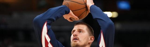 Jokić sa klupe gledao poraz Denvera od šampiona (VIDEO)
