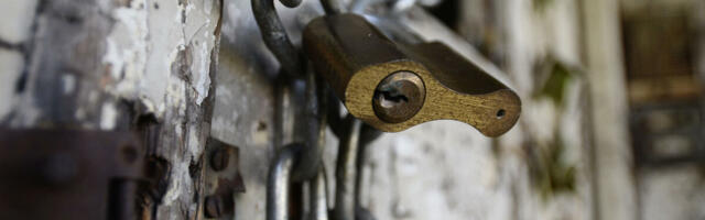 Troje dece nestalo iz zaključane sobe na farmi: Nakon 30 godina radnik otkrio jezivu istinu, unutar kesa su bile...