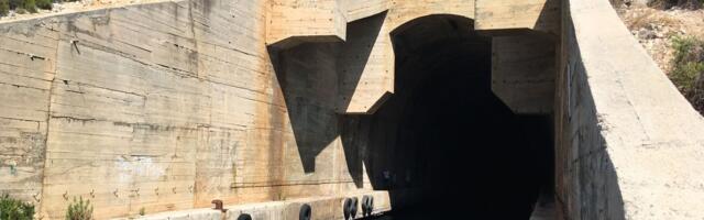 Ušli su u nekadašnju TAJNU BAZU na jadranskom ostrvu i ostali bez reči: Pogledajte šta su pronašli