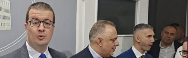 Predsednik Skupštine Grada Niša neprimereno dodirivao novinara