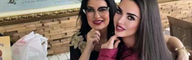 Završila težak fakultet, a izgleda kao model: Ćerka naše pevačice pozirala sa roditeljima, komentari pljušte