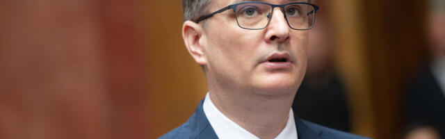 JOVANOV OPTUŽIO OPOZICIJU ZA POLITIZACIJU VAŽNIH TEMA: Žele da zatvore privredu, ništa nisu podržali, samo su šibicarili kao što su uvek šibicarili! (VIDEO)