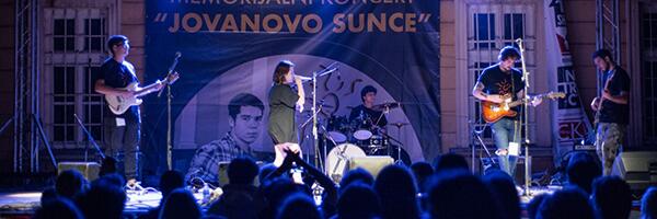 Humanitarni i memorijalni koncert „Jovanovo sunce“ biće održan 3. septembra u dvorištu Banovine.